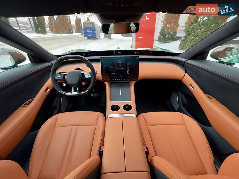 Седан Xiaomi YU7 2025 в Киеве