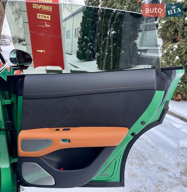 Седан Xiaomi YU7 2025 в Киеве