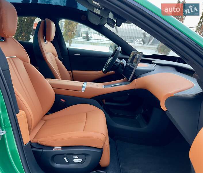 Седан Xiaomi YU7 2025 в Киеве