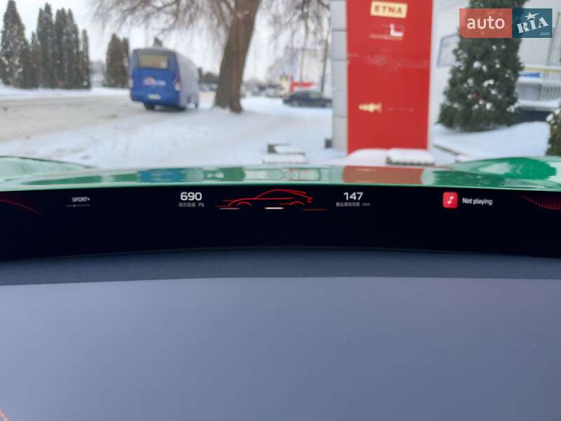 Седан Xiaomi YU7 2025 в Киеве