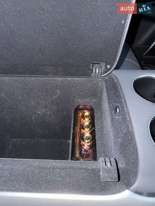 Внедорожник / Кроссовер Xpeng G9 2025 в Киеве