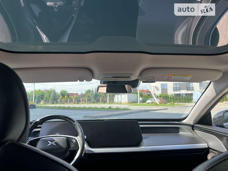 Седан Xpeng P7 2022 в Луцке