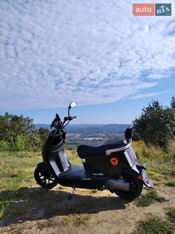 Скутер Yadea E8S 2023 в Чернівцях фото Скутер Yadea E8S 2023 в Чернівцях