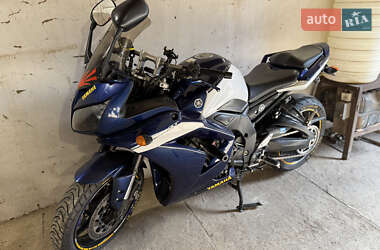Мотоцикл Спорт-туризм Yamaha FZ-1 2011 в 