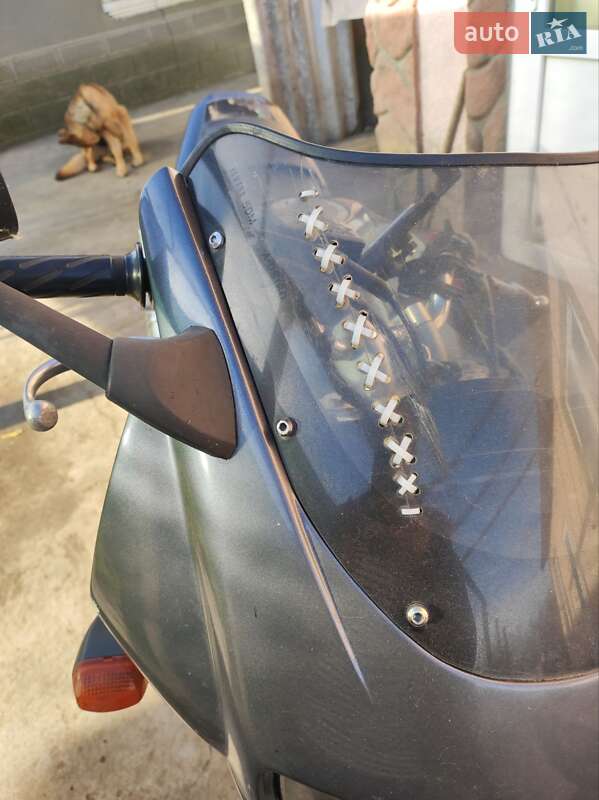 Спортбайк Yamaha FZ 400 1998 в Білгороді-Дністровському