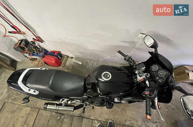Мотоцикл Классік Yamaha FZ6 Fazer 2001 в 