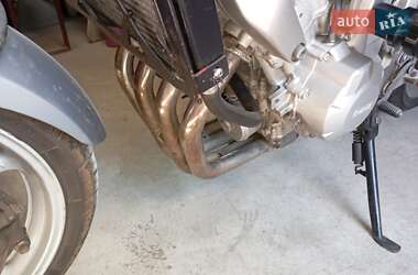 Вантажні моторолери, мотоцикли, скутери, мопеди Yamaha FZ6 Fazer 2005 в 