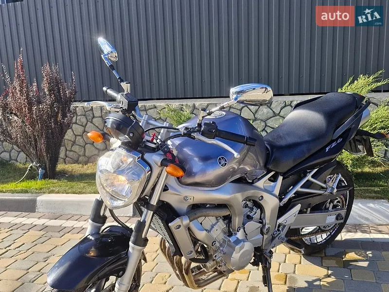 Yamaha FZ6 N 2005
