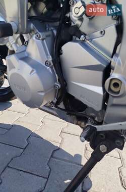 Мотоцикл Спорт-туризм Yamaha FZ6 S 2008 в 