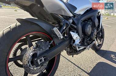 Мотоцикл Спорт-туризм Yamaha FZ6 2009 в 