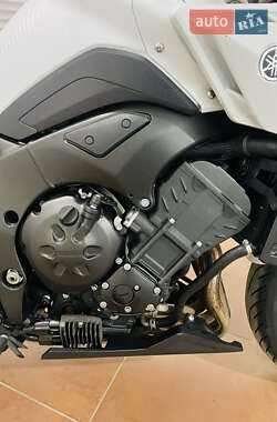 Мотоцикл Спорт-туризм Yamaha FZ8 2012 в 