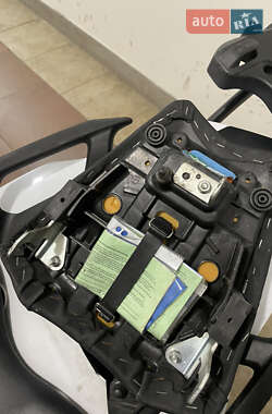 Мотоцикл Спорт-туризм Yamaha FZ8 2012 в 