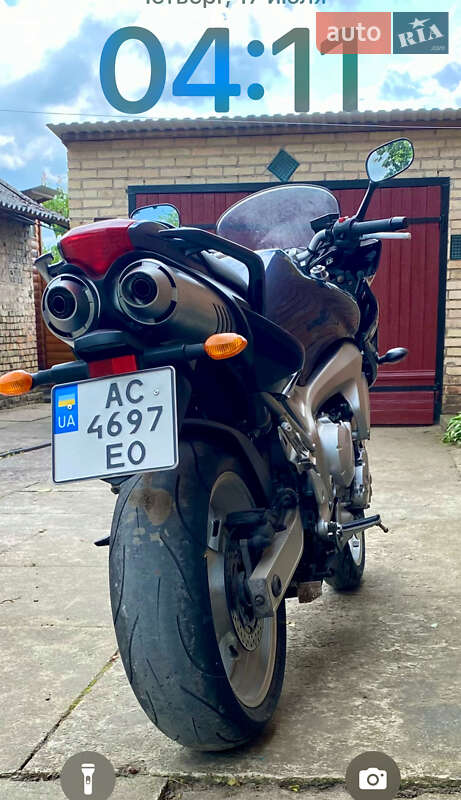 Yamaha FZR 600 2004