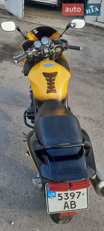 Мотоцикл Спорт-туризм Yamaha FZS 600 Fazer 2002 в Кривому Розі