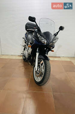 Мотоцикл Спорт-туризм Yamaha FZS 600 Fazer 2005 в 