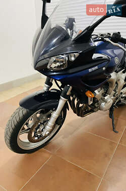 Мотоцикл Спорт-туризм Yamaha FZS 600 Fazer 2005 в 