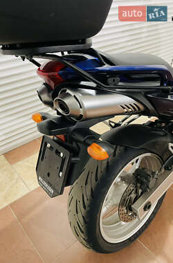 Мотоцикл Спорт-туризм Yamaha FZS 600 Fazer 2005 в 