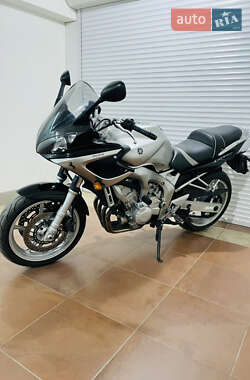 Мотоцикл Спорт-туризм Yamaha FZS 600 Fazer 2005 в 