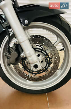Мотоцикл Спорт-туризм Yamaha FZS 600 Fazer 2005 в 