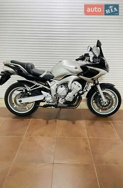 Мотоцикл Спорт-туризм Yamaha FZS 600 Fazer 2005 в 