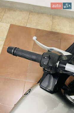 Мотоцикл Спорт-туризм Yamaha FZS 600 Fazer 2005 в 