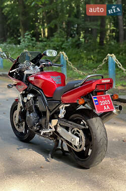 Мотоцикл Классик Yamaha FZS 600 Fazer 1999 в 
