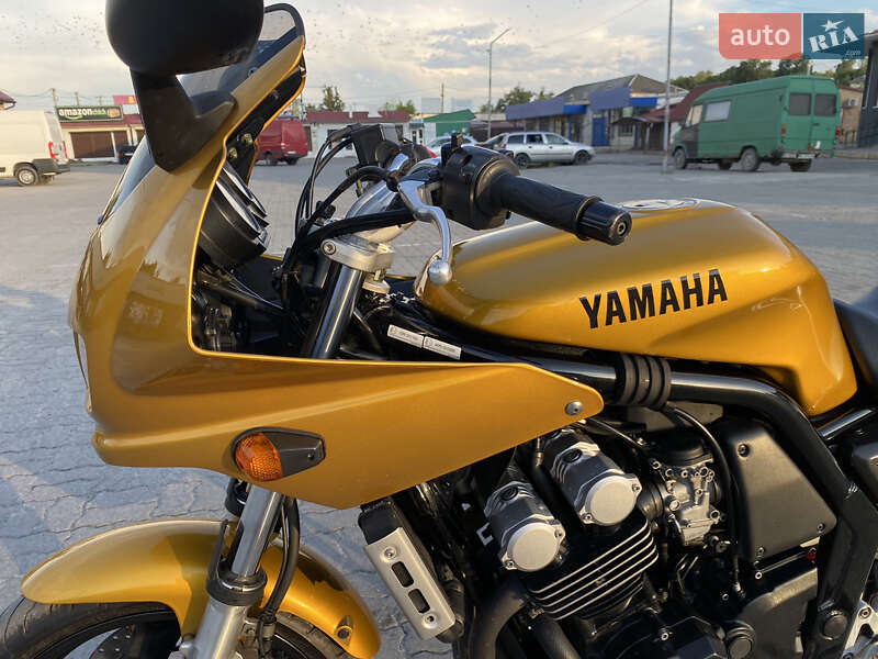 Мотоцикл Спорт-туризм Yamaha FZS 600 Fazer 1998 в Золочеві