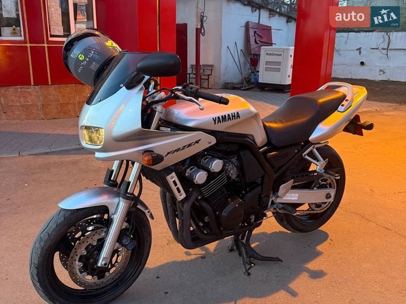 Yamaha FZS 600 Fazer 2003 Yamaha FZS 600 Fazer 2003