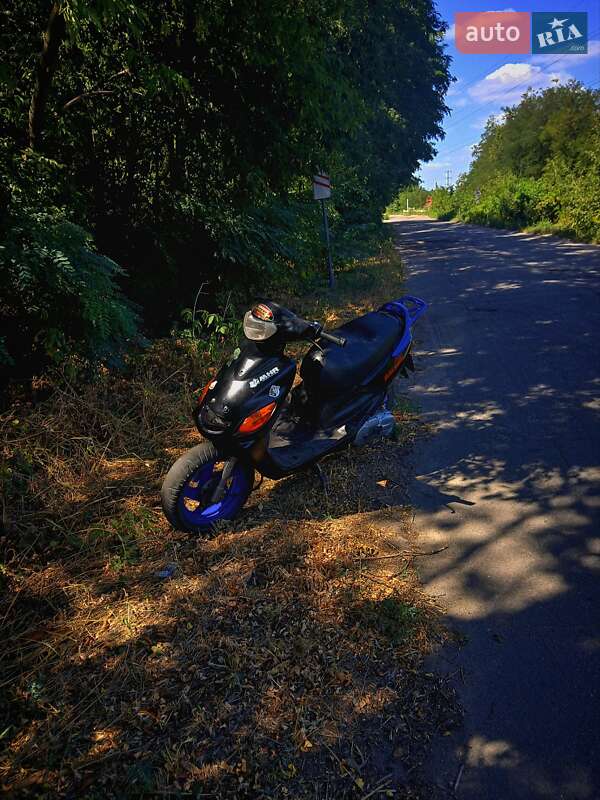 Грузовые мотороллеры, мотоциклы, скутеры, мопеды Yamaha Grand Axis 2001 в Украинке