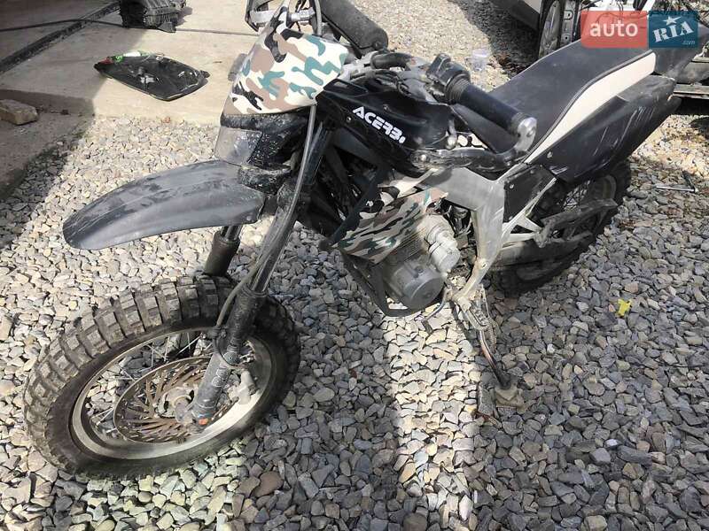 Мотоцикл Кросс Yamaha GT 2005 в Косові