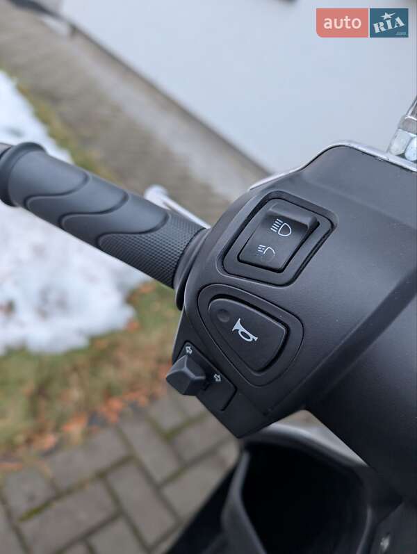 Мотороллер Yamaha Jog 2017 в Ровно фото 4 Мотороллер Yamaha Jog 2017 в Ровно