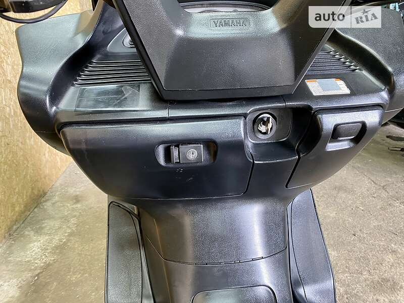 Максі-скутер Yamaha Majesty 250 2001 в Гнівані