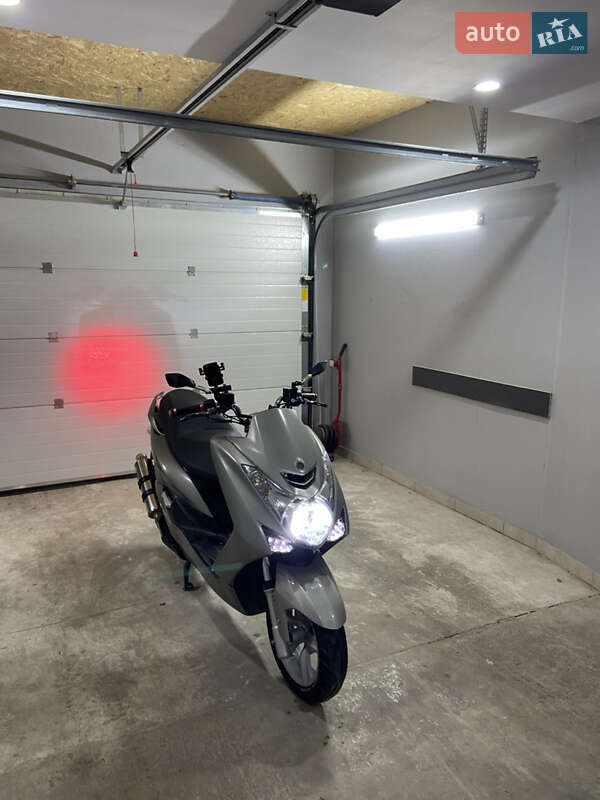 Макси-скутер Yamaha Majesty 2013 в Ивано-Франковске фото 2 Макси-скутер Yamaha Majesty 2013 в Ивано-Франковске