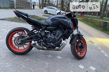 Мотоцикл Без обтекателей (Naked bike) Yamaha MT-07 2021 в 