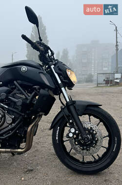 Мотоцикл Без обтекателей (Naked bike) Yamaha MT-07 2019 в 