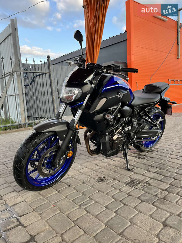 Мотоцикл Без обтекателей (Naked bike) Yamaha MT-07 2019 в 