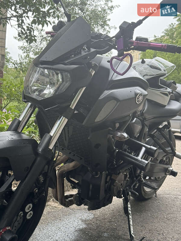 Мотоцикл Без обтекателей (Naked bike) Yamaha MT-07 2019 в 