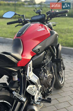 Мотоцикл Без обтекателей (Naked bike) Yamaha MT-07 2014 в 