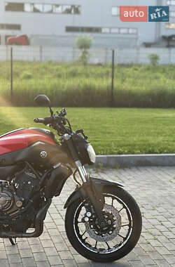 Мотоцикл Без обтекателей (Naked bike) Yamaha MT-07 2014 в 