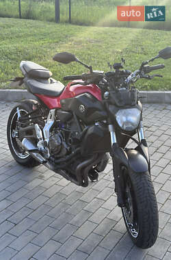 Мотоцикл Без обтекателей (Naked bike) Yamaha MT-07 2014 в 