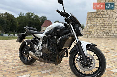 Мотоцикл Без обтекателей (Naked bike) Yamaha MT-07 2016 в 