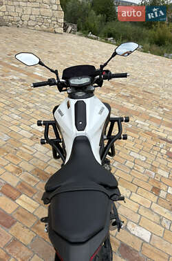 Мотоцикл Без обтекателей (Naked bike) Yamaha MT-07 2016 в 
