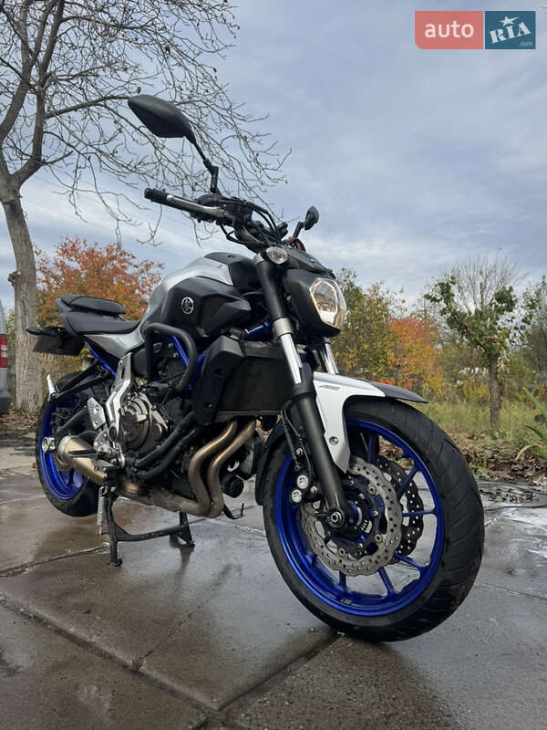 Мотоцикл Без обтекателей (Naked bike) Yamaha MT-07 2015 в Броварах