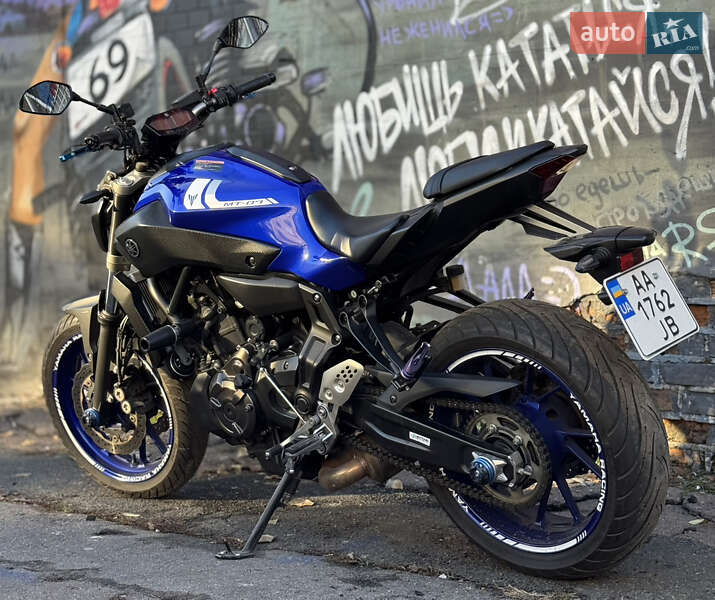 Мотоцикл Без обтікачів (Naked bike) Yamaha MT-07 2016 в Києві фото 4 Мотоцикл Без обтікачів (Naked bike) Yamaha MT-07 2016 в Києві