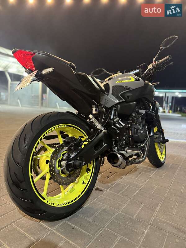 Спортбайк Yamaha MT-07 2017 в Днепре фото 21 Спортбайк Yamaha MT-07 2017 в Днепре