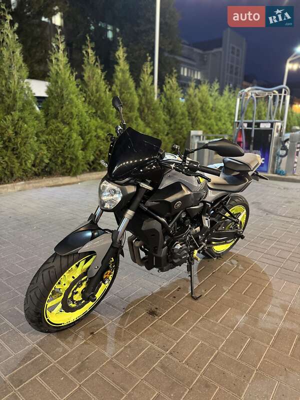 Спортбайк Yamaha MT-07 2017 в Днепре фото 18 Спортбайк Yamaha MT-07 2017 в Днепре