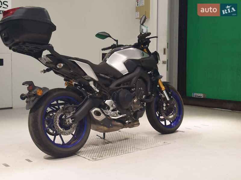 Мотоцикл Без обтекателей (Naked bike) Yamaha MT-09 SP 2020 в Днепре фото 6 Мотоцикл Без обтекателей (Naked bike) Yamaha MT-09 SP 2020 в Днепре