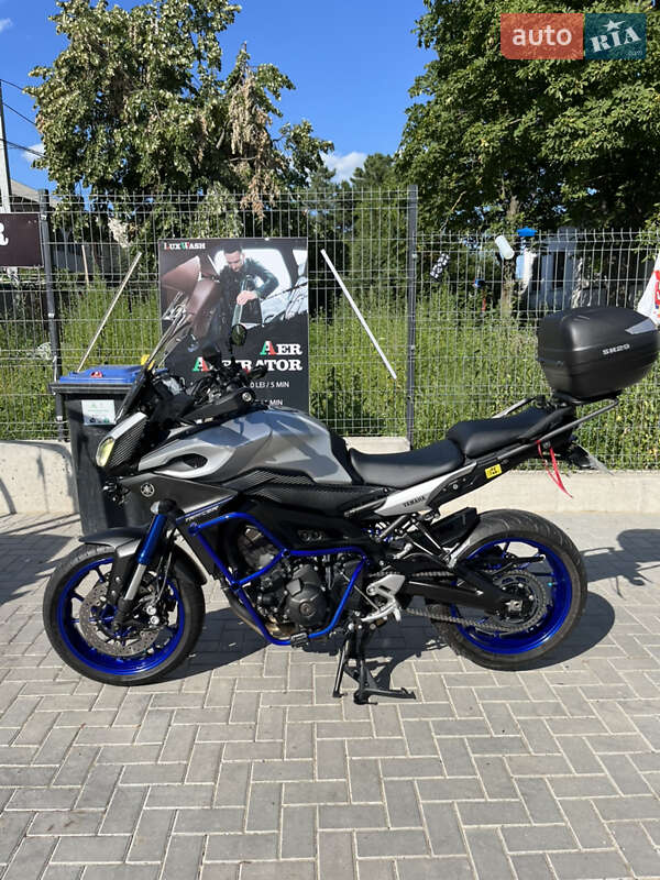 Мотоцикл Спорт-туризм Yamaha MT-09 2015 в 