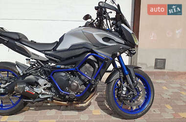 Мотоцикл Спорт-туризм Yamaha MT-09 2015 в 