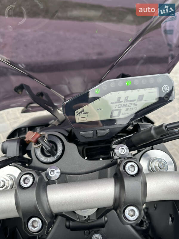 Мотоцикл Без обтікачів (Naked bike) Yamaha MT-09 2020 в 
